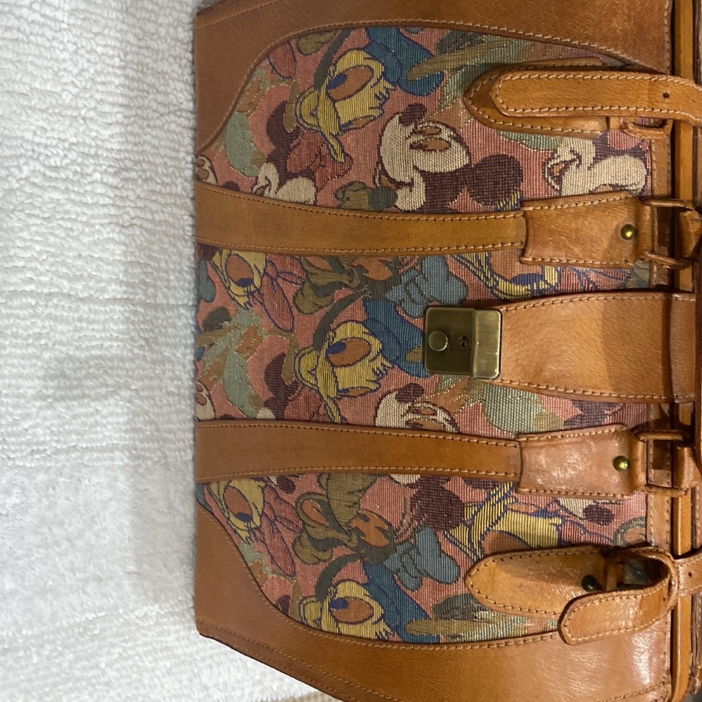 Disney trunk case - Picture 3 of 16